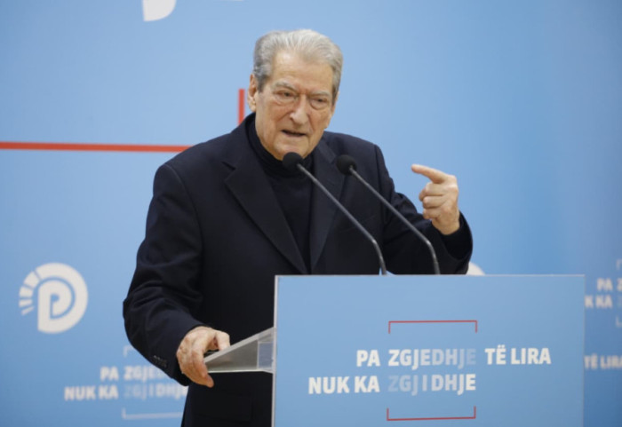 "Integrimi mbeti në klasë", Berisha: Rama është pengmarrësi më i madh i Shqipërisë