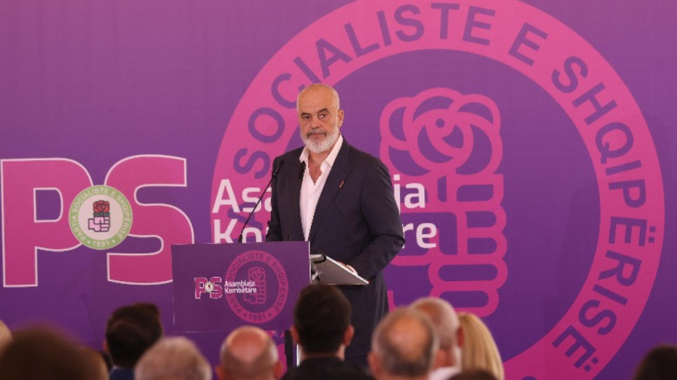 Zbardhet axhenda e Asamblesë Kombëtare të Partisë Socialiste në Durrës