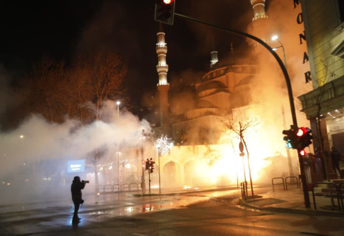 Policia shoqëron 23 persona pas protestës së opozitës