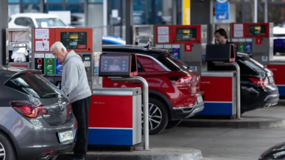 “Turizmi i karburantit” drejt Sllovenisë, qeveria vendos masa për të ndaluar fluksin