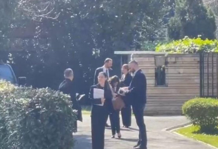 Rama vijon takimet me ministrat, Balla, Koçiu dhe Ismaili për ligji e referendumeve