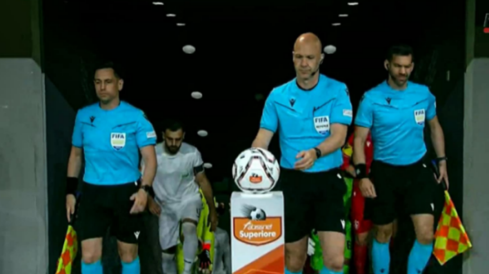 Arbitri që vendosi titullin në Tiranë, ka në dorë fatet e Shqipërisë drejt Botërorit 2026