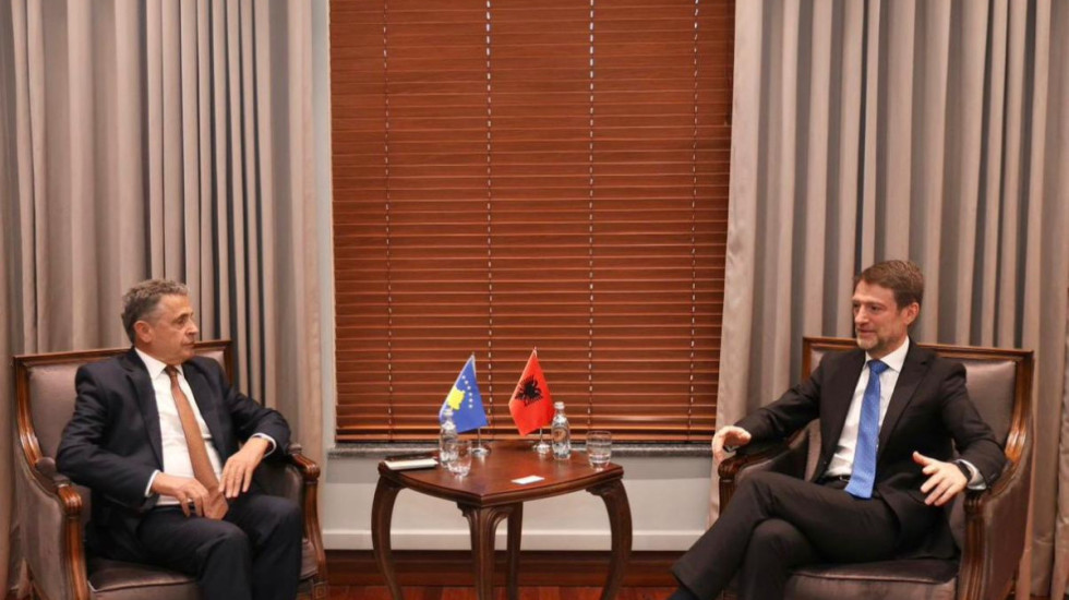 Hoxha takon ambasadorin e Kosovës: Përparësi e padiskutueshme e politikës së jashtme të Shqipërisë