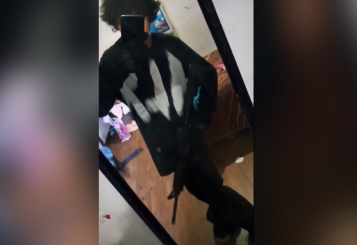 15-vjeçari vret dy mësuese, postoi foto me armë para sulmit