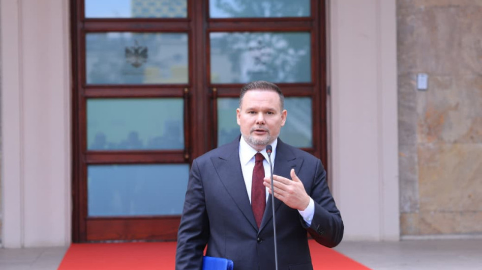 Hakerimi i Postës Shqiptare nga iranianët, ministri Demo: Shërbimet vijojnë normalisht