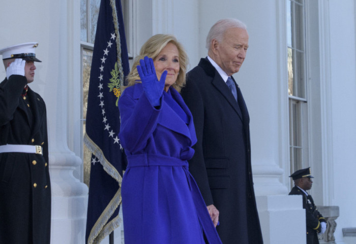 Agjenti sekret qëllon veten në aeroport, shoqëronte ish-Zonjën e Parë, Biden