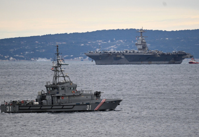 Pas zjarrit në bord e bllokimit të tualeteve, ‘bisha’ amerikane largohet nga lufta dhe ‘parkohet’ në Kroaci