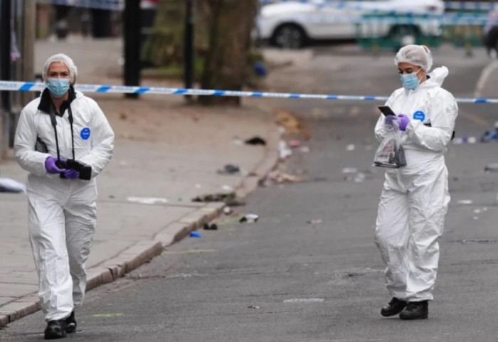 Godet me makinë shtatë persona, arrestohet shoferi për tentativë vrasjeje