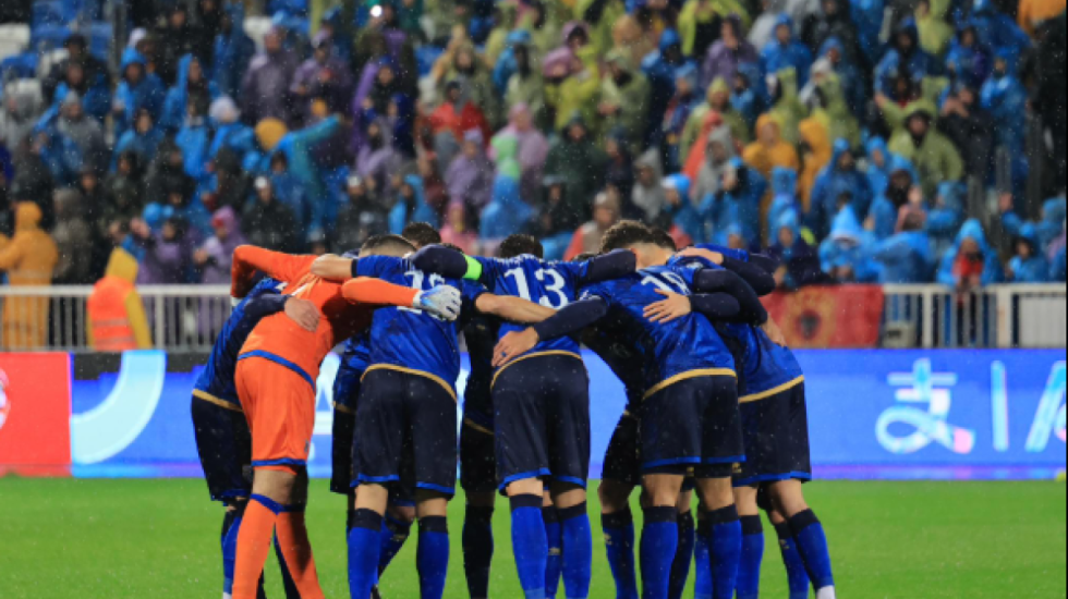 “Bëhu zëri i historisë”, FFK mesazh për tifozët: Sot është momenti