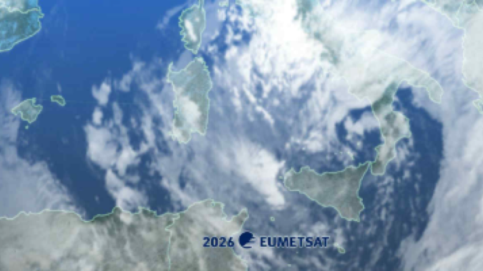 Stuhia me borë e shi godet fqinjët, alarm portokalli në dy rajone