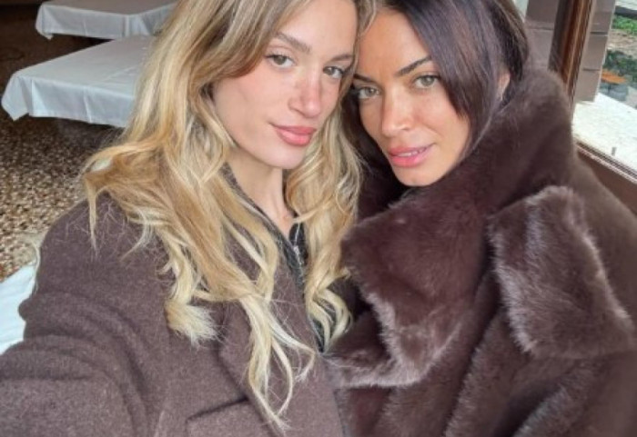 Balerina shqiptare thyen heshtjen për lidhjen me këngëtaren italiane