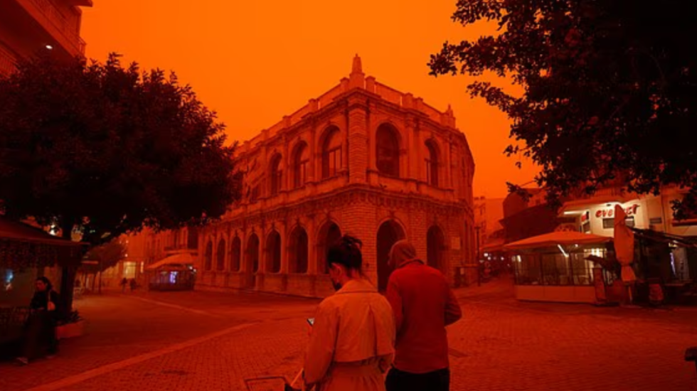Pamje apokaliptike në ishullin grek, goditet nga stuhia e rrallë