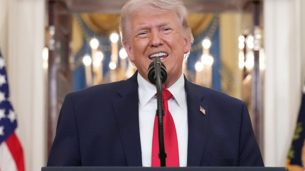 “Do ta kthejmë Iranin në epokën e gurit”, Trump: Kush do naftë nga Hormuzi ta marrë vetë