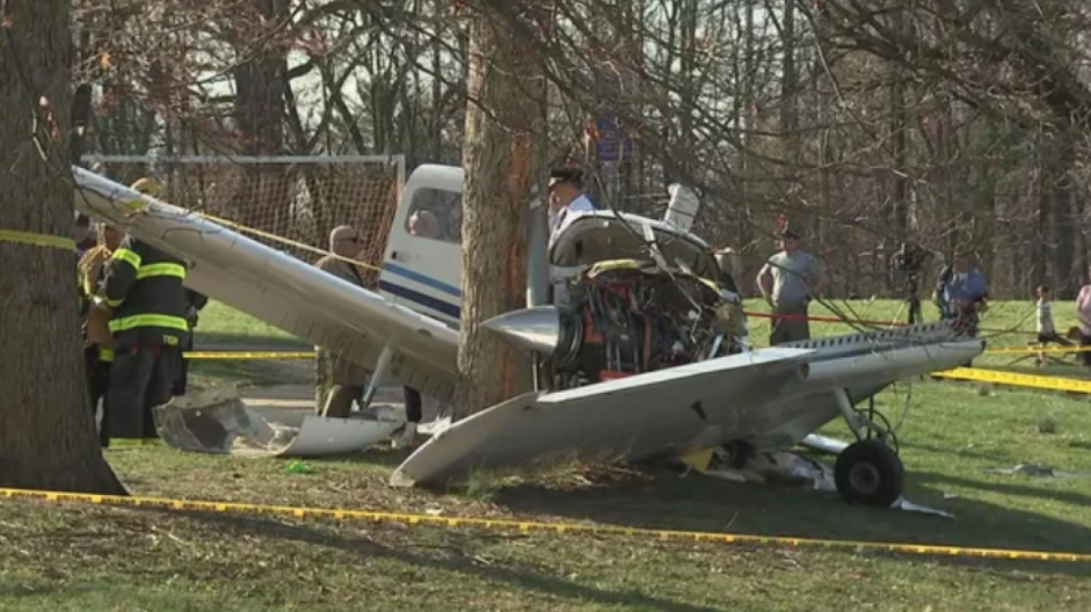 Avioni bie në mes të parkut, plagosen rëndë piloti dhe një pasagjer