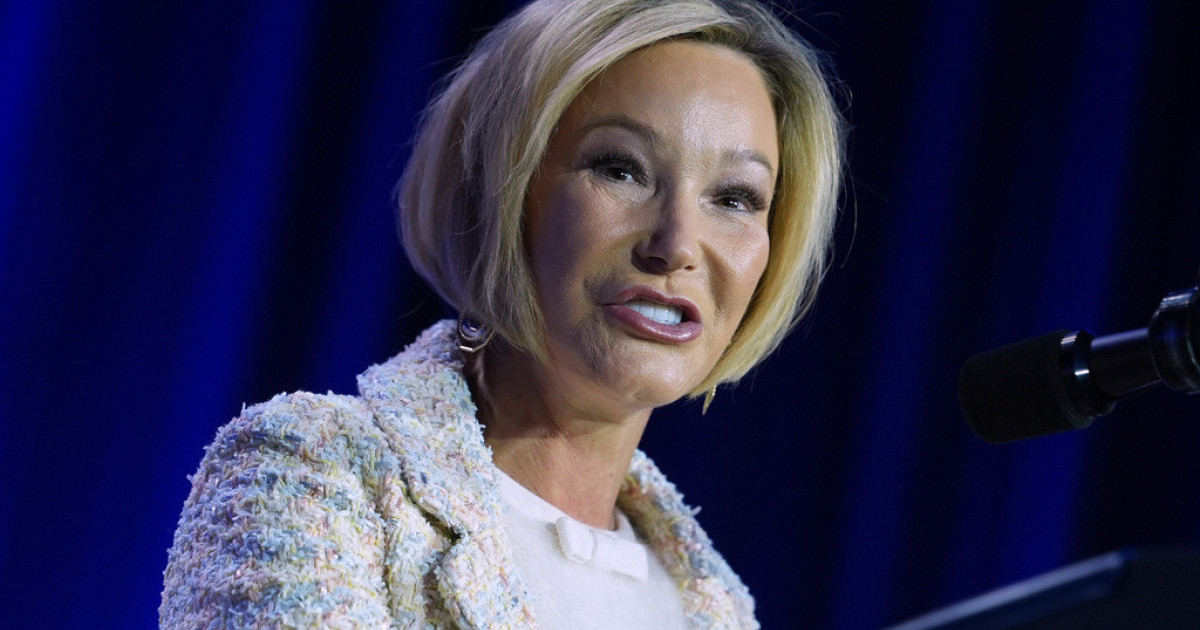 sic-u-ringjall-krishti-ashtu-jeni-dhe-ju-krahasimi-i-cuditshem-i-kryetares-zyrtare-fetare-per-trump