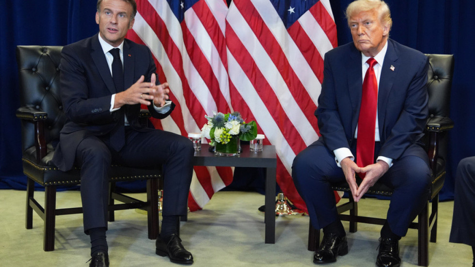 “Presidentin e Francës e rreh gruaja”, Macron i përgjigjet ‘shuplakës’ së Trump: Do të dobësosh NATO-n!