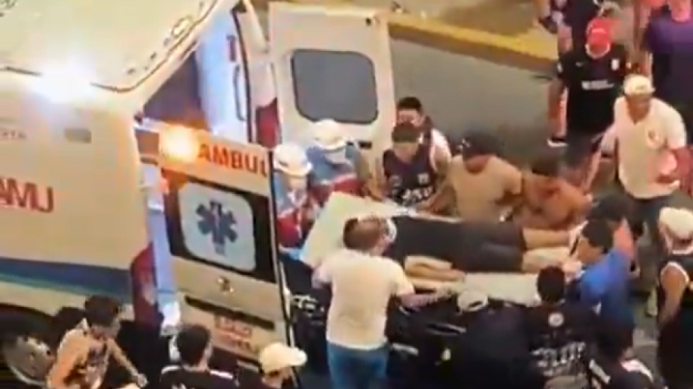 Tragjedi në stadiumin e Perusë, të paktën një i vdekur dhe dhjetëra të plagosur para derbit