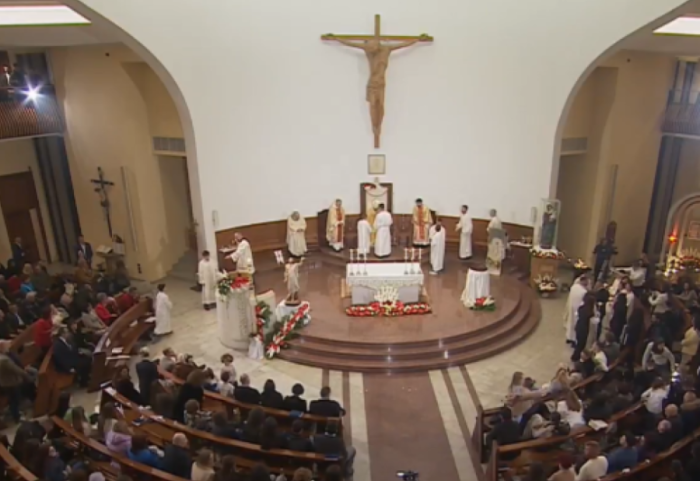 Besimtarët katolikë kremtojnë Pashkën, Imzot Dodaj: Rilindje në shpirtin e çdo shqiptari!