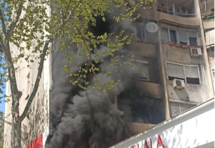 Shkrumbohet nga flakët banesa në Tiranë