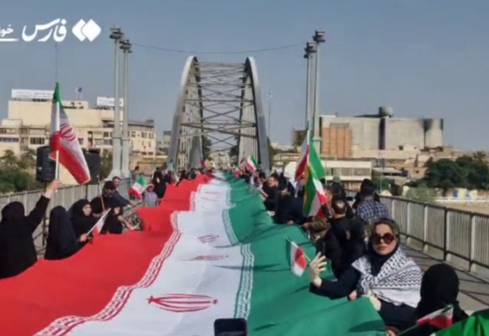 Përgjigjia ndaj kërcënimit shfarosës të Trump, Irani rrethon termocentralet dhe urat me zinxhirë njerëzish