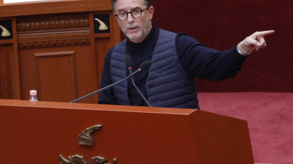 Debati për call center në Kuvend, Braçe: Po dëmtojnë imazhin. Berisha: Mbrohen nga shteti