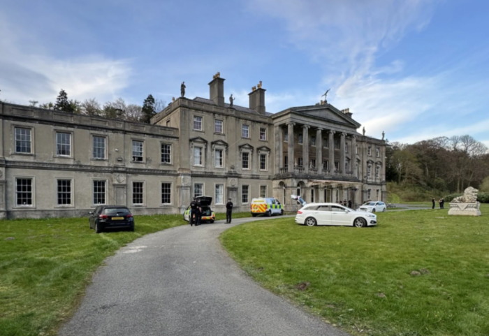 Kështjella historike ku kishte qëndruar Mbreti Charles kthehet në “shtëpi bari”