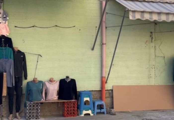 Lirimi i hapësirave publike, policia ndërhyn në tregun e “maqedonasve” në Korçë