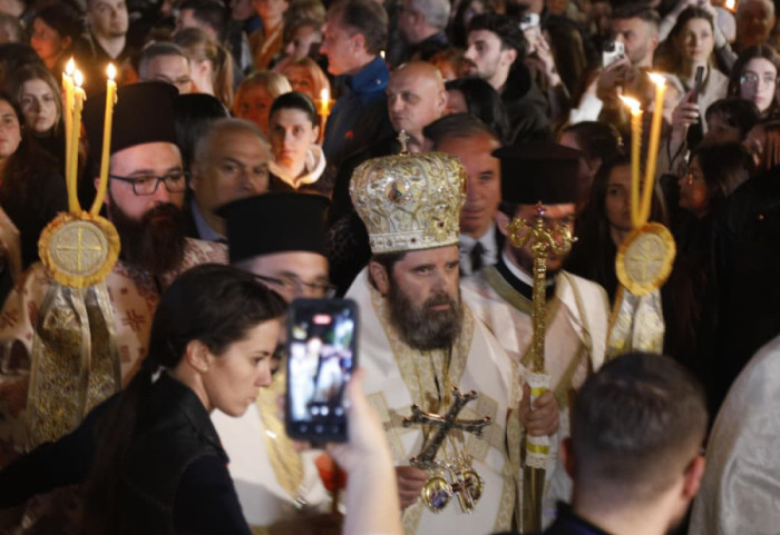 Festa e Pashkës, besimtarët ortodoksë kremtojnë të Premten e Zezë