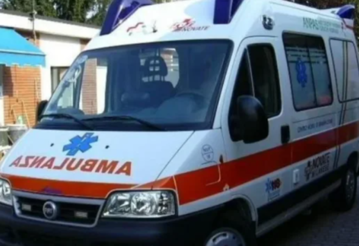 Aksident pranë Poliçanit, plagoset babai me dy vajzat