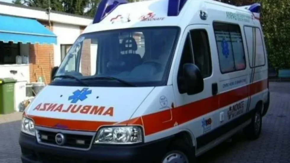 Aksident pranë Poliçanit, plagoset babai me dy vajzat