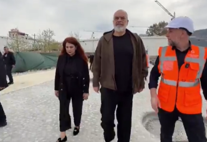 “Zgjidhje të reja për parkimet”, kryeministri Rama inspekton “Lungomare 4” në Vlorë