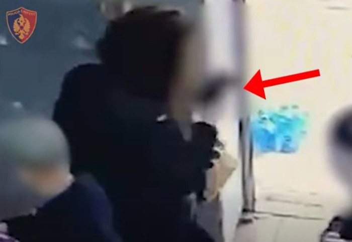 Vjedh çantën me 40.000 paund nga marketi në Tiranë, arrestohet gruaja