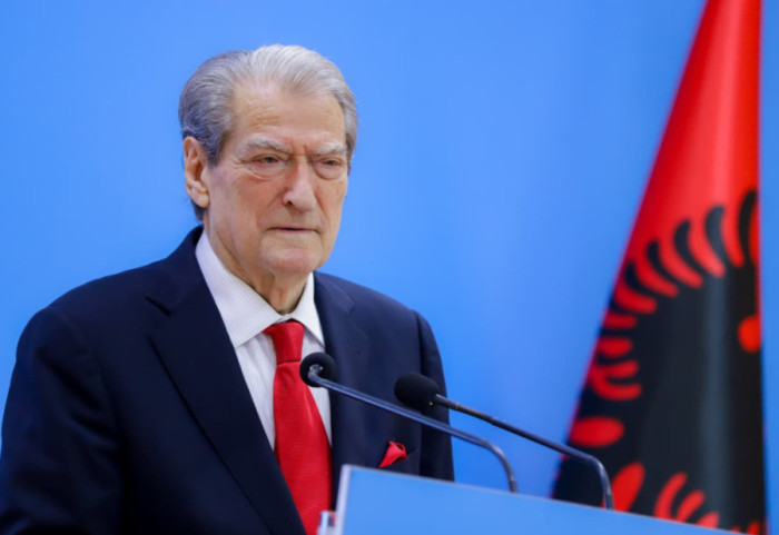 Berisha mesazh për diasporën: Rama po i mbyll dyert integrimit, më 17 prill revoltë e shqiptarëve