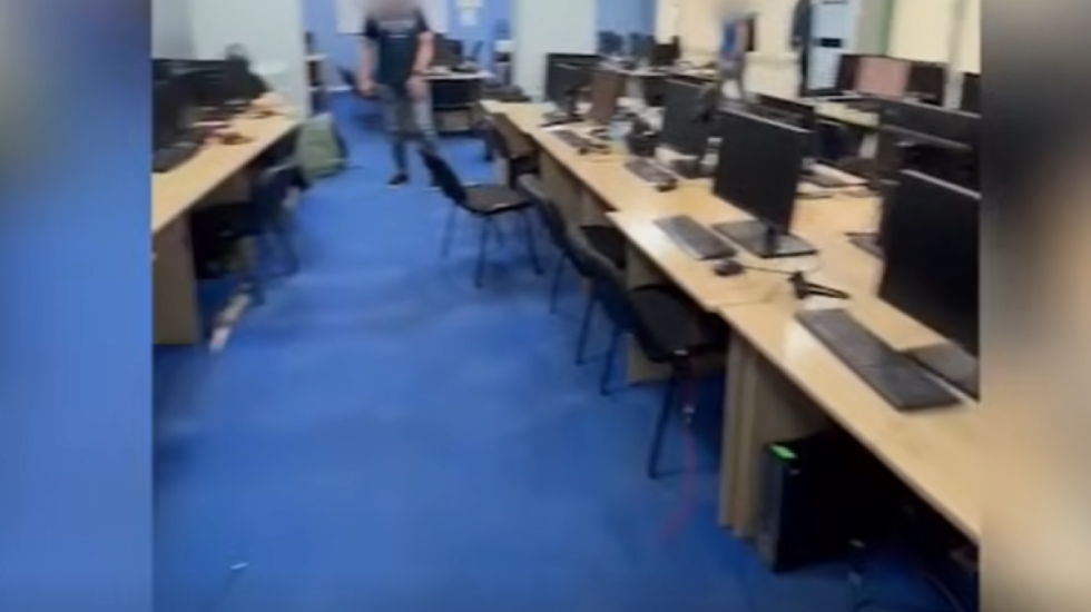 7 të arrestuar dhe gati 900 mijë euro të sekuestruara, policia jep detaje nga aksioni ndaj “call center”-ave