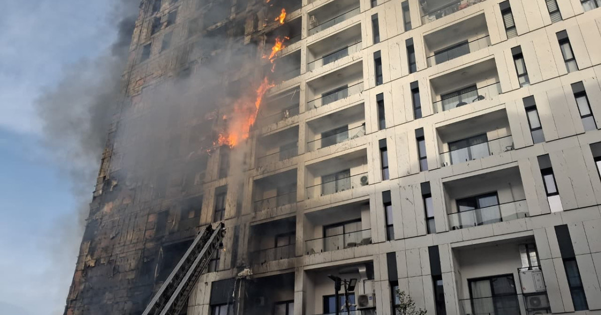  U dogj si kasolle kashte   Berisha  Pallati i djegur jashtë standardeve