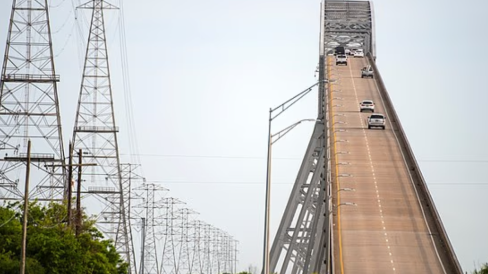 Rihapet ura e frikshme e Teksasit