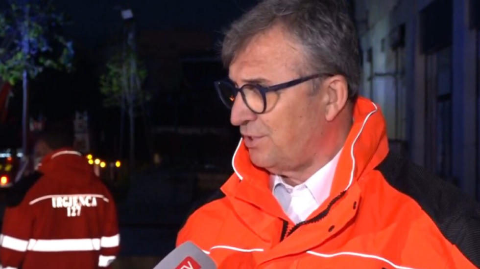 Bilanci i zjarrit në Tiranë, 11 të lënduar, një grua me djegie