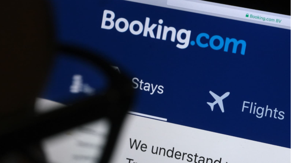 Hakerat godasin Booking, vidhen të dhënat e klientëve
