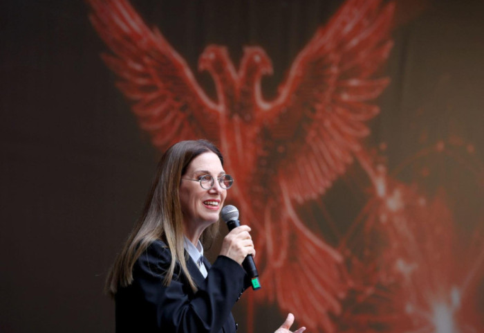 "Mos e lëshoni shqipen", Kumbaro në konkursin e Gjuhës Shqipe: Ju bën unikë