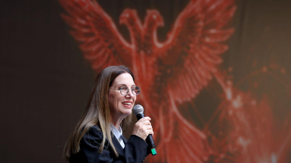 "Mos e lëshoni shqipen", Kumbaro në konkursin e Gjuhës Shqipe: Ju bën unikë