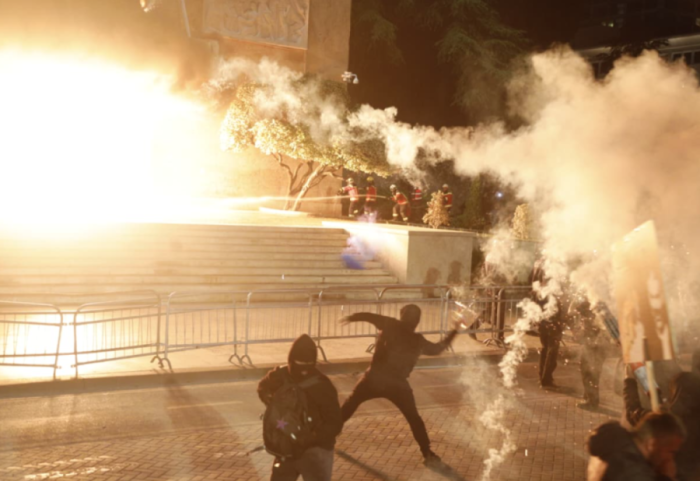 Protesta e PD-së: Gjykata lë 5 të arrestuar në burg, 6 të tjerë me “detyrim paraqitje”