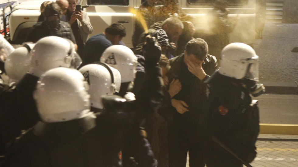 Berisha akuzon policinë për dhunë në protestë: U habit edhe një shtetas i huaj