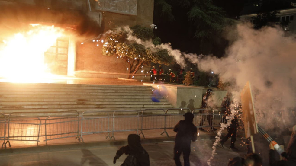 Protesta e 17 prillit, PD kallëzon ministrin Lamallari dhe zinxhirin drejtues të policisë