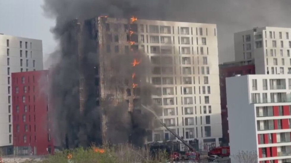 Pallati i djegur në Tiranë, Rama: Bonus qiraje për banorët, kompania e rindërton