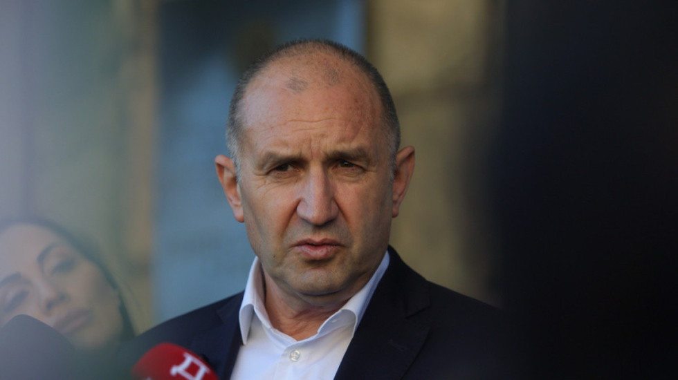 Ish presidenti Radev fiton zgjedhjet në Bullgari