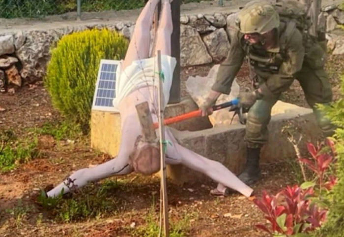 Ushtari izraelit shkatërron statujën e Jezu Krishtit në Liban, nis hetimi për ngjarjen