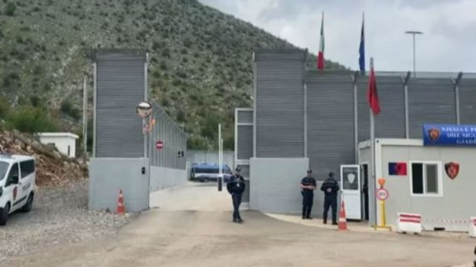 Deputetët e Melonit shkojnë në Gjadër, shohin nga afër kampin e refugjatëve