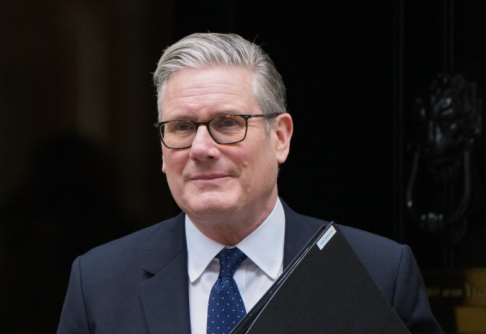 Starmer "jep llogari" në parlament: Më fshehën rezultatet e verifikimit të Mandelson