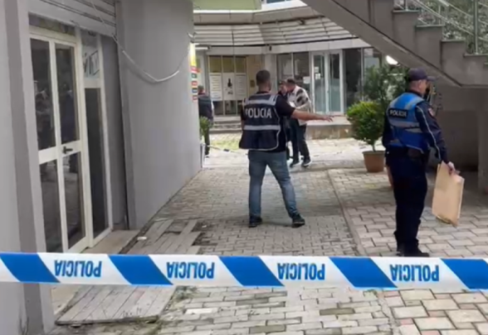 Dy të plagosur me thikë në një sherr në Vlorë