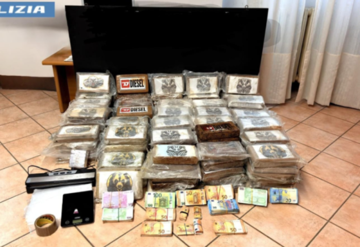 Goditje e rëndë trafikut të drogës, kapen 3 shqiptarë me 150 kg kokainë